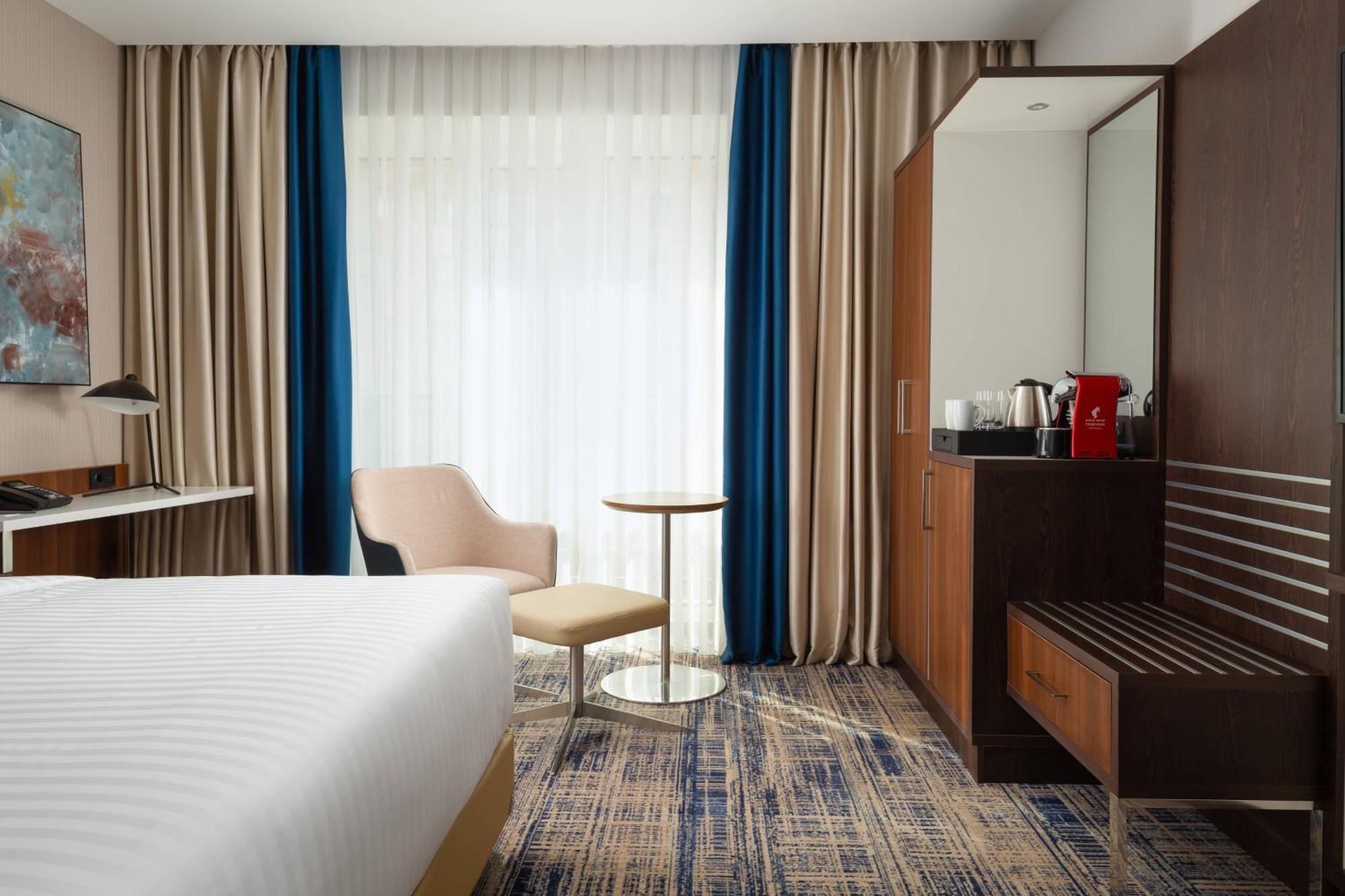 Hotel Courtyard By Marriott Taszkent Zewnętrze zdjęcie