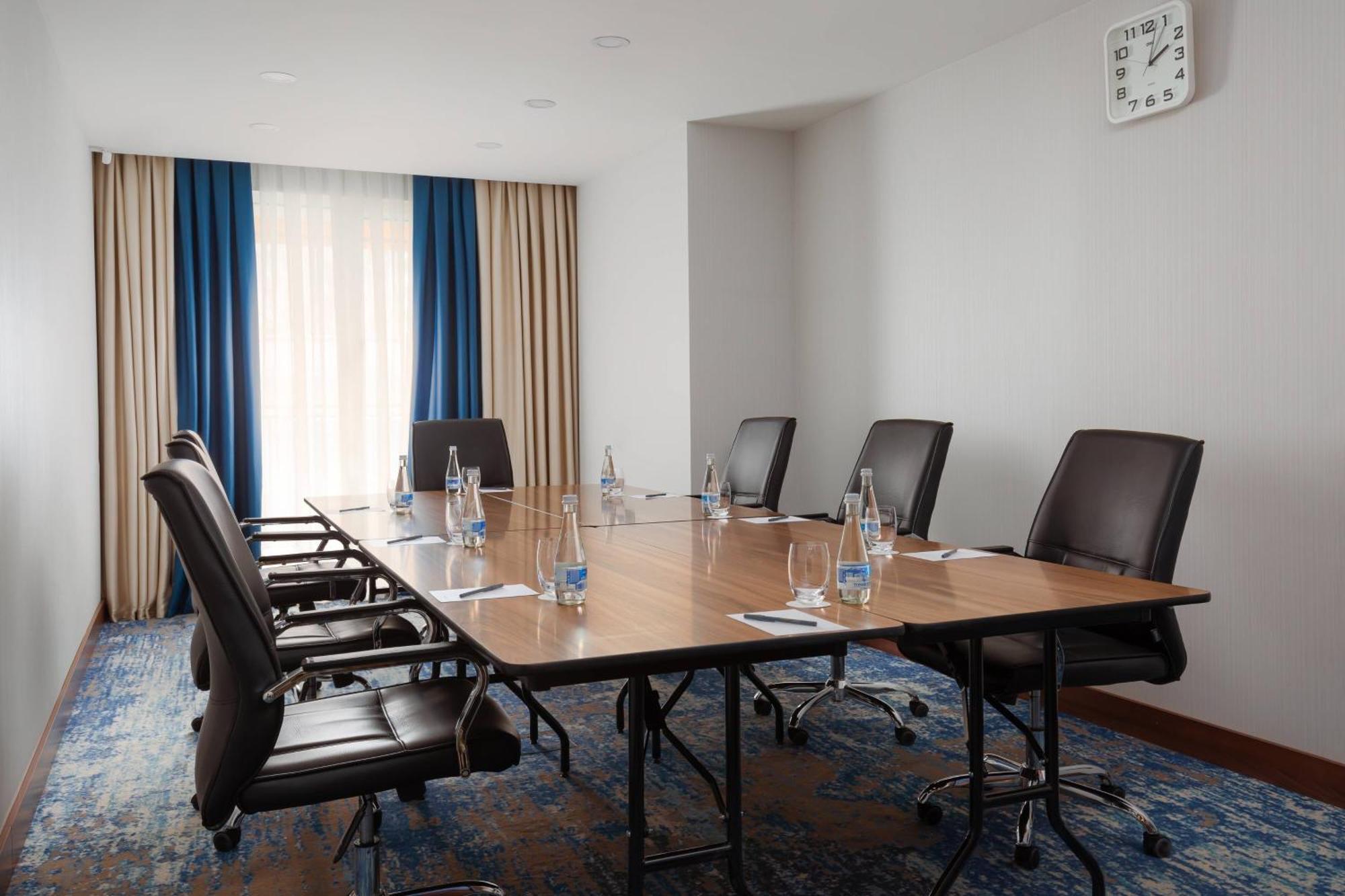 Hotel Courtyard By Marriott Taszkent Zewnętrze zdjęcie